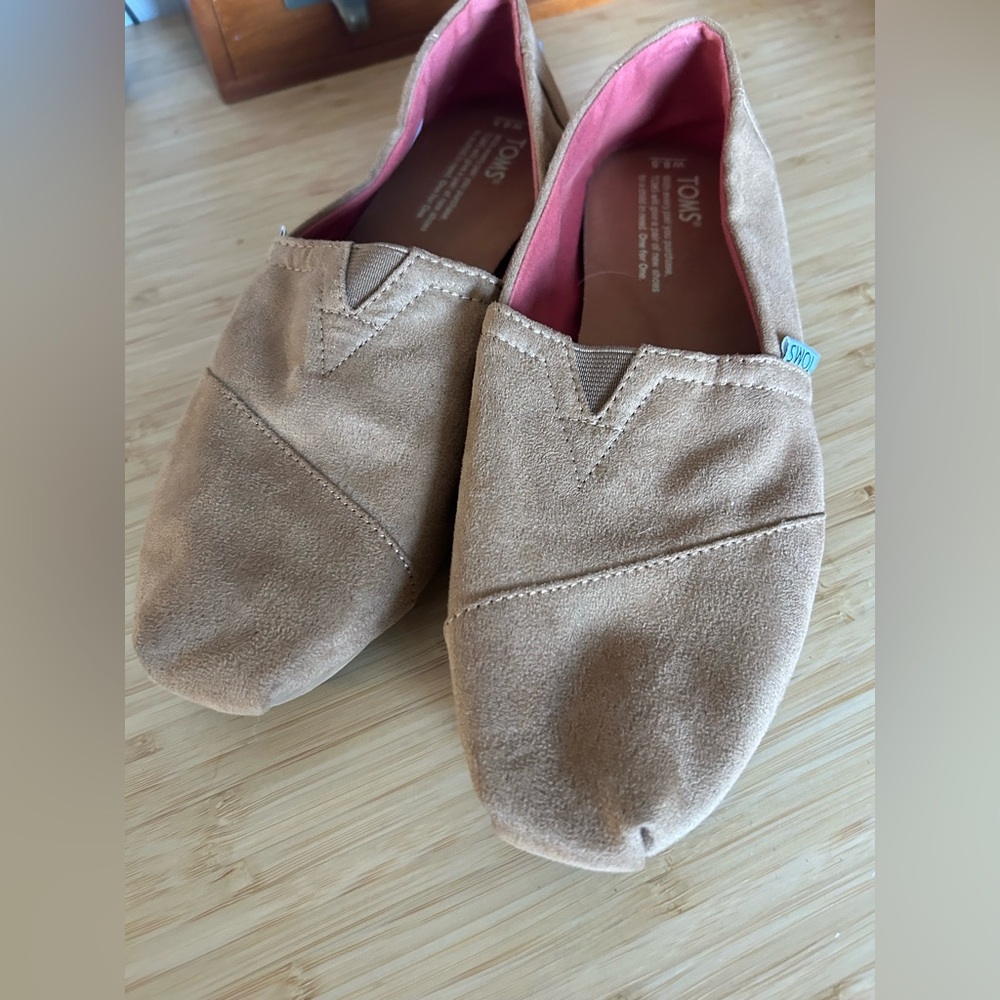 Brown suede Tom’s